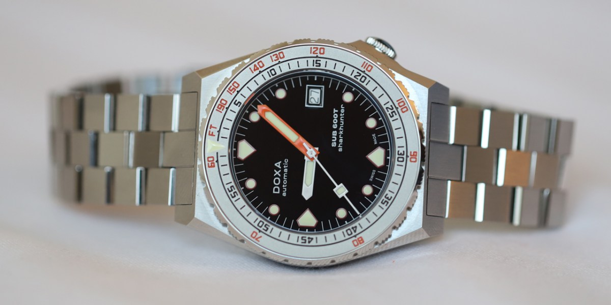 DIVE INTO WATCHES